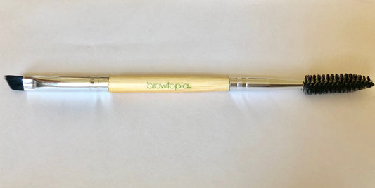 The double-sided, sustainable, browboo® brow brush. Your go-to tool for #happybrows! Brush, blend, and nurture your eyebrows with an all-in- one beautiful, bamboo, cruelty-free, precision brush. Brushing stimulates circulation and nourishes the hair follicles for healthy, lush beautiful brows. Crucial to preventing sparseness and encouraging regrowth. Use this dynamic duo to blend your browtopia® brow powder for a perfect, natural, brow definition.